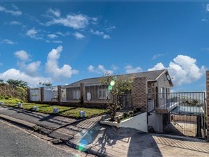 5 Bed House in Dawncrest