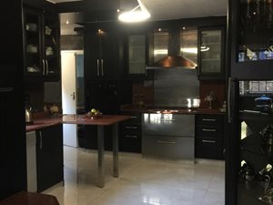 4 Bed House in Arena Park