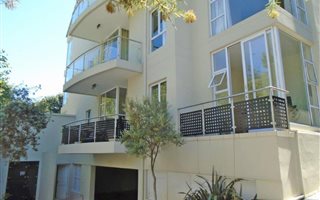 2 Bedroom Apartment in Parktown North