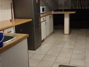 3 Bed Simplex in Brackenham