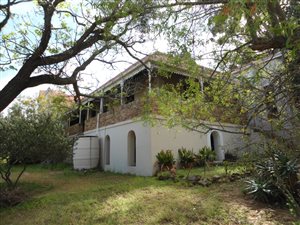 6 Bed House in Aurora