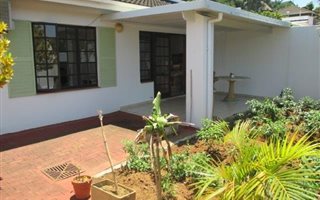 3 Bedroom Simplex in Glen Hills