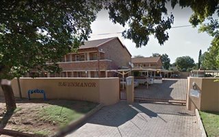 2 Bedroom Townhouse in Ravensklip