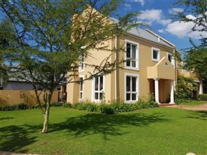 4 Bed House in Silver Lakes Golf Estate