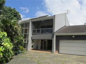 4 Bed House in Clare Estate