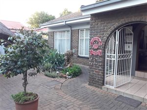 3 Bed House in Vanderbijlpark CE5
