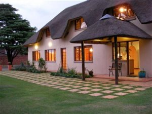 7 Bed House in Vandermerweskroon
