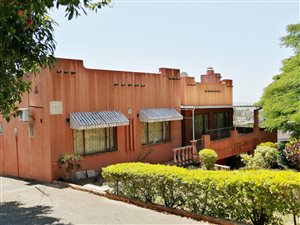 5 Bed House in Stanger Manor
