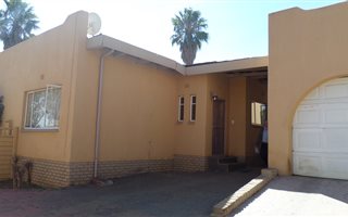 3 Bedroom House in Brackendowns
