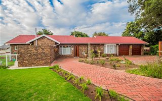 3 Bedroom House in Crystal Park