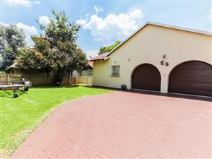 3 Bed House in Golf Park