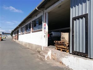 735 m² Commercial space in Pinetown Central