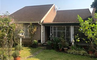 3 Bedroom Townhouse in Hayfields
