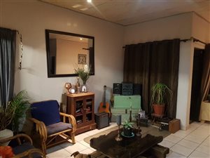 2 Bed Flat in Montana Park
