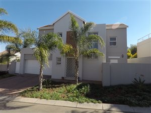 3 Bed Townhouse in Eagle Canyon Golf Estate