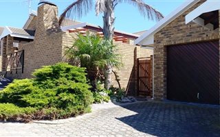 3 Bedroom Townhouse in Hartenbos
