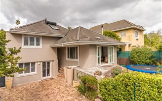 3 Bedroom House in Rondebosch