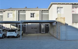 3 Bedroom Townhouse in Overbaakens