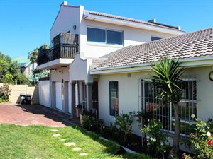 5 Bed House in Zeekoevlei
