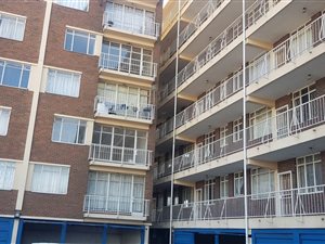 2 Bed Apartment in Vereeniging