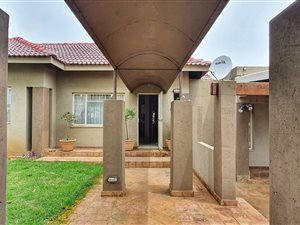 4 Bed Duet in Erasmuskloof