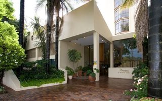 3 Bedroom Apartment in Melrose