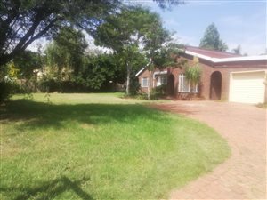 3 Bed House in Waterkloof Glen