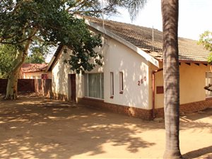 3 Bed House in Tileba
