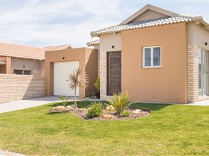 3 Bed House in Hansmoeskraal