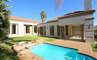 4 Bedroom House in Dainfern Ridge