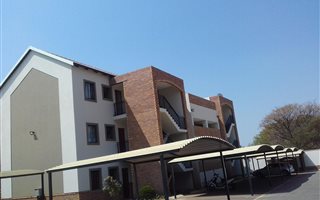 2 Bedroom Apartment in Montana Park