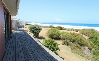 4 Bedroom House in Boggomsbaai