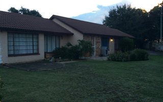 3 Bedroom House in Sherwood Gardens