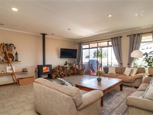4 Bed Apartment in Bedford Park