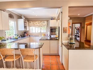 5 Bed House in Die Boord