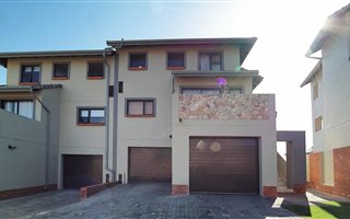 3 Bedroom Cluster in Kyalami AH