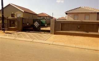 3 Bedroom House in Klarinet