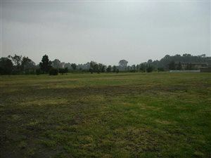428 m² Land available in Bedworth Park