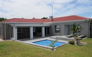 4 Bedroom House in Blouberg Sands