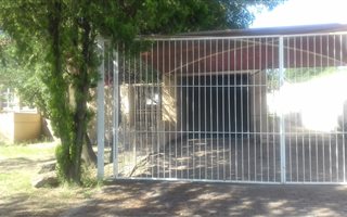 1 Bedroom Flat in Kroonheuwel
