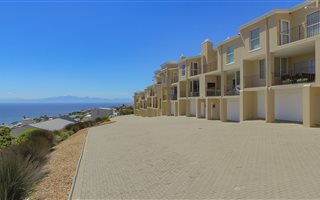3 Bedroom Townhouse in Simons Town