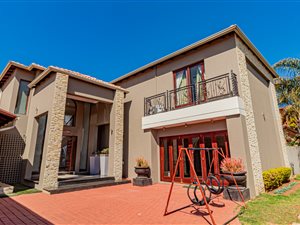 5 Bed House in Eldoraigne