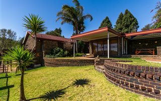 4 Bedroom House in Roodekrans