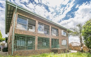 6 Bedroom House in Erasmia