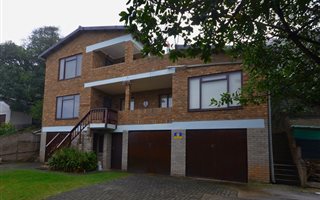 6 Bedroom House in Keurboomstrand
