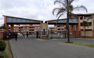 2 Bedroom Townhouse in Comet
