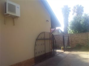 3 Bed House in East Lynne