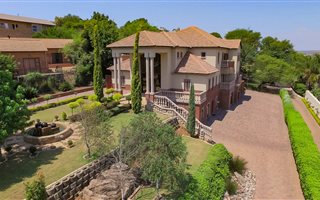 5 Bedroom House in Cornwall Hill