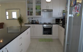 3 Bedroom House in Sunningdale