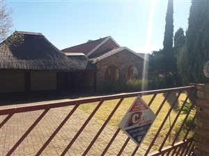 3 Bed House in Songloed